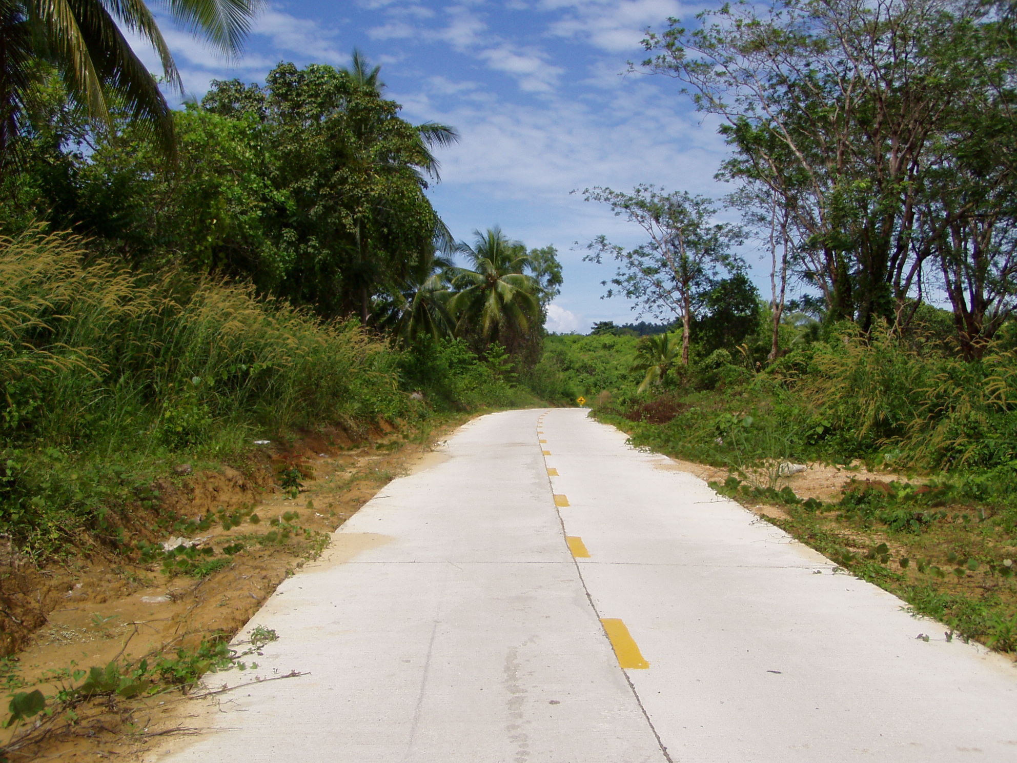 die Hauptstrasse von Ko Phayam.JPG